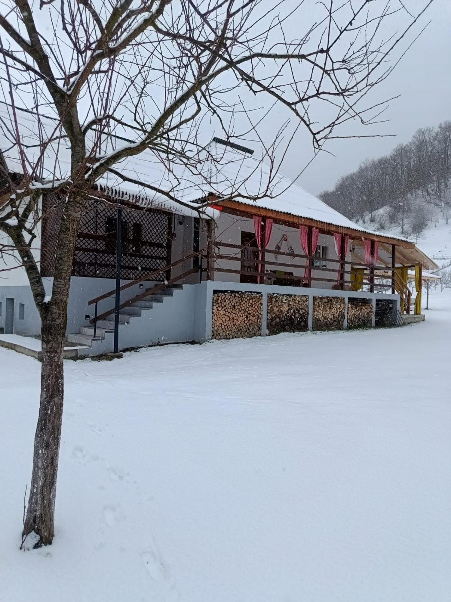 Villa Casa Dyasof Rohia Exterior foto